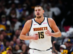 约基奇谈杨瀚森：我有关注杨瀚森夏季联赛中的比赛，他打得相当全面，期待和他自拍