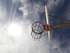 CBA选秀状元大热-杨曦皓大学数据 场均12.6分7.1板1.6帽