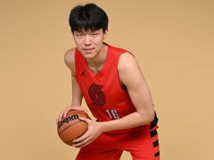 杨瀚森有太多炒作？选秀专家点出夏联不足 队内竞争对手并非克林根