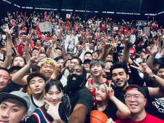 回顾以前哈登中国行的精彩瞬间 小电驴被警察当场抓包！