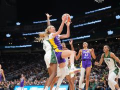 洛杉矶火花108-106西雅图风暴 双方鏖战双加时汉比最后时刻绝杀风暴