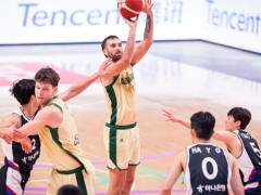 火箭旧将闪耀亚洲杯：三分7中5轰20分绝配百万年薪 澳记赞如诺天王