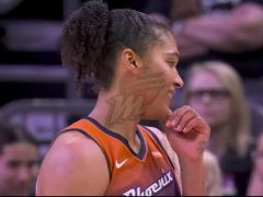 WNBA常规赛：印第安纳狂热vs菲尼克斯水星第4节中文解说回放