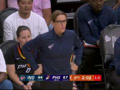 WNBA常规赛：印第安纳狂热vs菲尼克斯水星英文原声全场回放