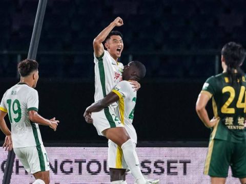 [CCTV全场集锦]中超-近4轮首胜！国安4-3逆转十人浙江 米特里策&王钰栋传射程进染红