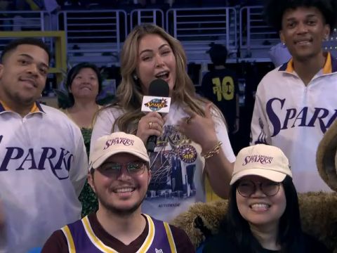 WNBA常规赛：西雅图风暴vs洛杉矶火花第1节英文原声回放