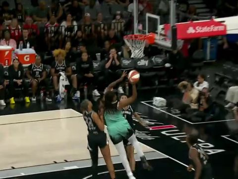 WNBA常规赛：纽约自由人vs拉斯维加斯王牌第1节英文原声回放