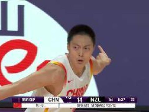 [胡明轩飙分] 上场7中0，今天触底反弹！胡明轩首节登场2中2连砍5分