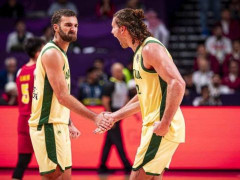 男篮亚洲杯最新赛况-中国男篮VS澳大利亚男篮战报（8月18日）胡明轩错失绝杀