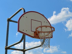 打光最后一颗子弹！胡明轩空砍26分遗憾错失绝杀 场均能贡献12分1.7板2.8助