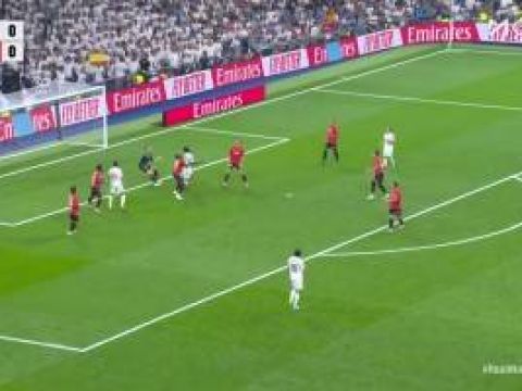 [射门被扑]左路继续造险！维尼修斯下底传中，姆巴佩射门太正被抱住