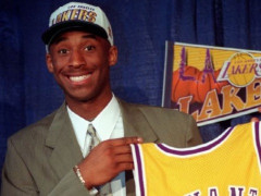 华纳兄弟筹拍科比新传记电影 从篮网险第8顺位选人讲述幕后故事