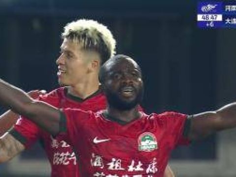 [进球视频]半场打花！纳萨里奥挑传助攻 阿奇姆彭挑射破门