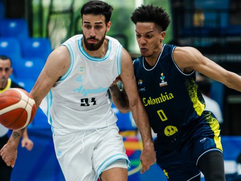 费尔南德斯vs哥伦比亚集锦 炸裂表现狂砍36+16的大号两双率队取胜