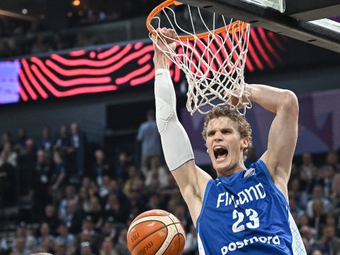 马尔卡宁vs瑞典集锦 能内能外砍下28+6贡献精彩暴扣