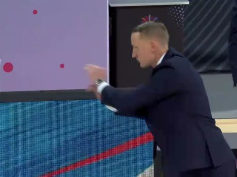 男篮欧锦赛B组小组赛：瑞典vs芬兰第2节英文原声回放