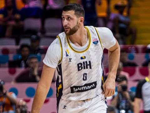 努尔基奇vs塞浦路斯集锦 独得18分6板予取予求助队大胜