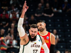 又创纪录！瓦兰打到武神嘟嘴沮丧：半场18分打卡为节省体能战德国