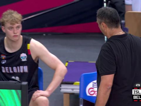 男篮欧洲杯D组小组赛：冰岛vs比利时第4节英文原声回放