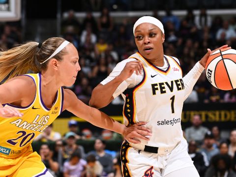 印第安纳狂热76-75洛杉矶火花 波士顿&西姆斯合砍43分率队险胜火花