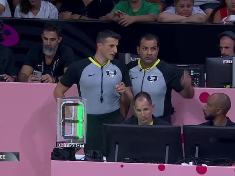 男篮欧洲杯C组小组赛：格鲁吉亚vs希腊第1节英文原声回放