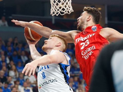 申京vs爱沙尼亚集锦 全场21+8+5贡献神奇2+1