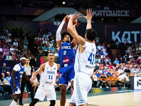 以色列82-69法国 法国末节崩盘不敌以色列遭首败