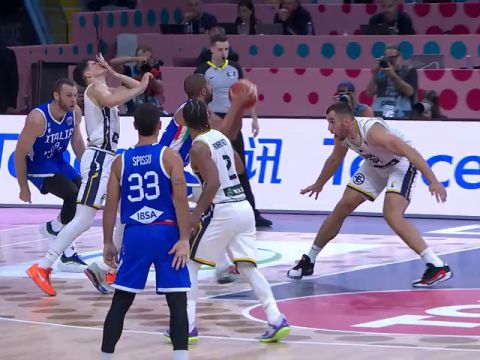 男篮欧洲杯C组小组赛：波黑vs意大利第3节英文原声回放