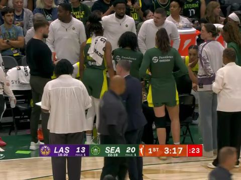 WNBA常规赛：洛杉矶火花vs西雅图风暴第1节英文原声回放
