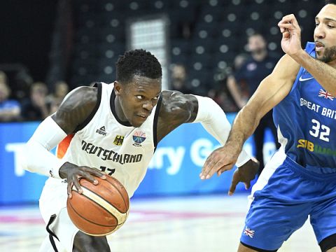 施罗德vs英国集锦 全场19+5各种无解突破撕裂防线