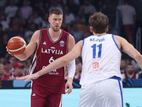 捷克75-109拉脱维亚 波尔津吉斯16+7独自上演一波流早早锁定胜局