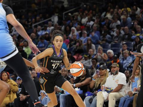 康涅狄格阳光64-88芝加哥天空 安吉尔·里斯拿下18分13篮板带领天空大胜阳光