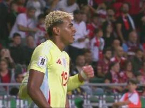 [进球视频] 亚马尔禁区内妙传送助攻！费兰跟进抽射破门！西班牙4-0土耳其！