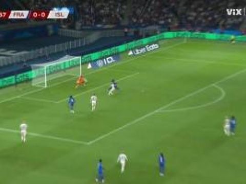 [进球视频]超级送礼！奥利塞自家禁区横传“做饼”，冰岛前锋轻松打进