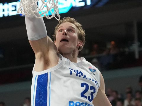 马尔卡宁vs格鲁吉亚集锦 全场17分6篮板4盖帽率队顺利挺进半决赛