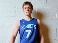 黄蜂新贵康-克努佩尔哪里人？答案：威斯康星州密尔沃基县