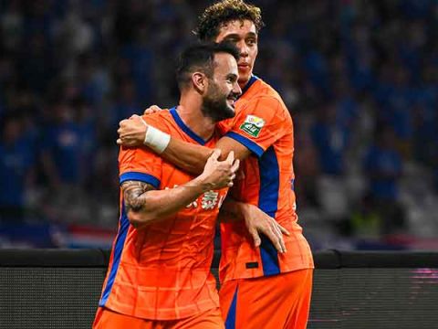 [CCTV全场集锦]中超-距榜首3分！申花3-3泰山近6轮仅1胜 瓦科戴帽2轮7球王大雷送点