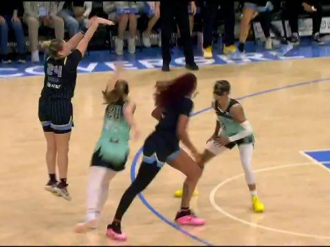 WNBA常规赛：纽约自由人vs芝加哥天空第2节英文原声回放