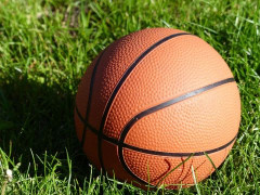 多次空篮不进却稳坐先发？亚洲杯0分先生该自省 10年女篮生涯远低预期