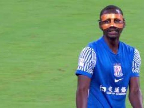 [射门偏出]蓉城门前一片混乱！阿苏埃最后一击踢偏