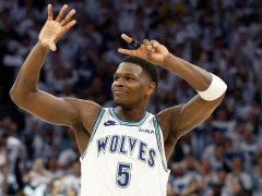 美记：爱德华兹一直将打磨类似乔丹与科比的背身后仰跳投，这会成为他在新赛季的杀手锏