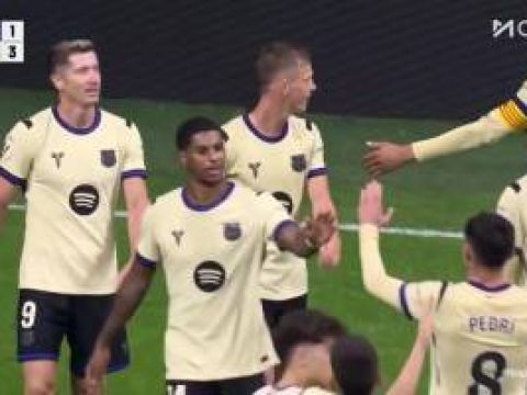 [进球视频] 巴萨3-1锁定胜局！拉什福德角球送助攻！阿劳霍跃起头球破门！