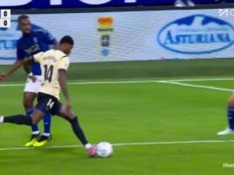 [远射被扑] 再造威胁！拉什福德外围兜射远角！奥维耶多门将飞身扑出！