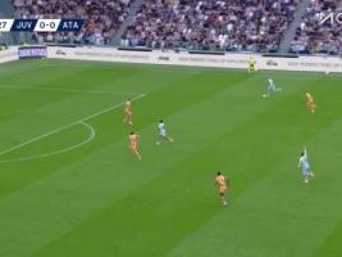 [空门没传] 这都不传？库普梅纳斯断球小角度低射被扑！奥蓬达包抄空门跪地了！