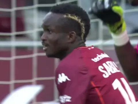 【花絮】错失奶奶球！萨巴利门前无人盯防抢点出底线