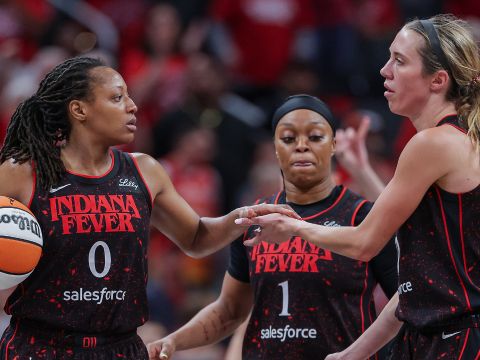 拉斯维加斯王牌83-90印第安纳狂热 米切尔&波士顿合砍49分狂热扳平大比分