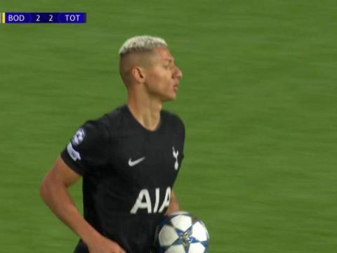 [进球视频]热刺2-2绝平！阿奇-格雷小角度打门，冈德森不慎自摆乌龙