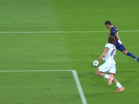 [空门解围] 精彩攻防！亚马尔精妙外脚背传球！费兰过掉门将打空门被解围！