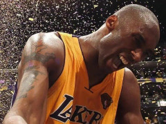 88.9万美元！科比改穿24号首件球衣拍卖 06年曾只出售1万美元