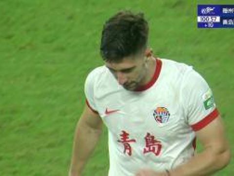 [红牌罚下] 雪上加霜！拉德马诺瓦禁区前铲球犯规 被裁判直红罚下